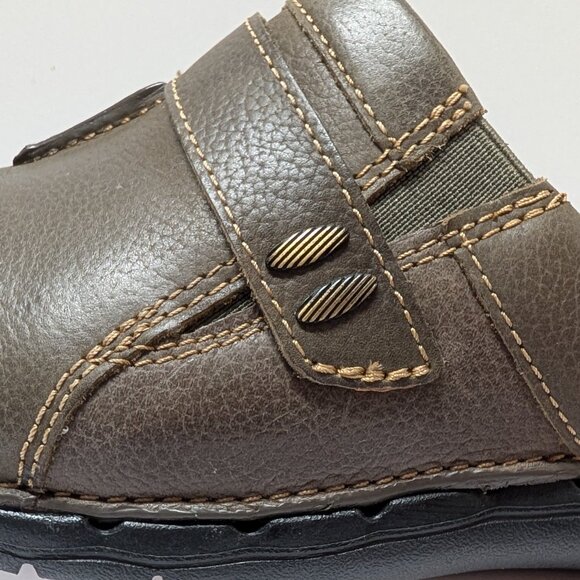 Clarks Unstructured Un Loop Ease Casual Mules in Dark Olive Leather - Picture 9 of 16